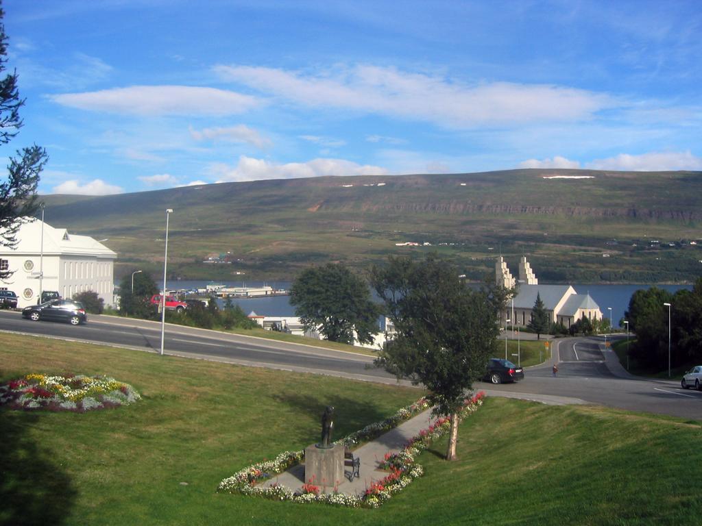 Hotel Fe Gisting Akureyri Esterno foto